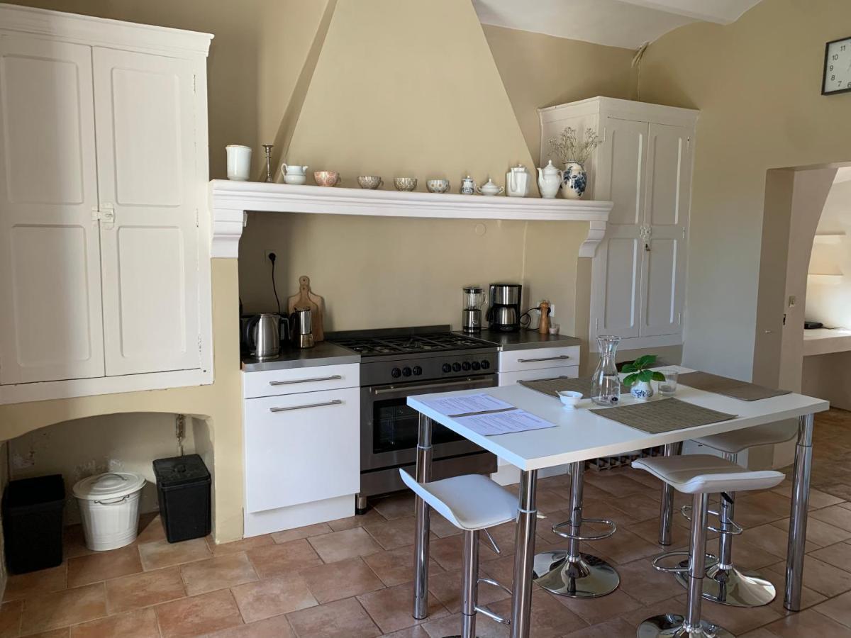 Mas Les Romarins, 10 Min D'Uzes, Piscine Et Grand Jardin Clos, Jeux, Nid De Repos Et Base Pour Activites Dans Le Gard (Adults Only) Экстерьер фото